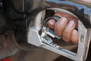 Fuel Prices Lower Again as Commodities Drop