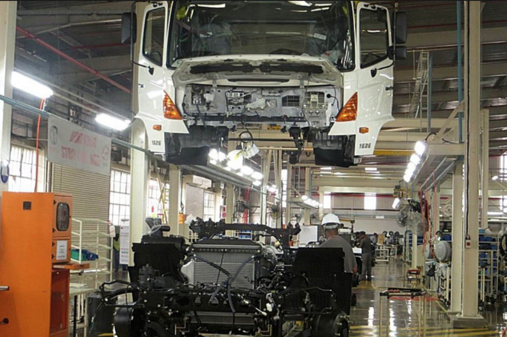  Hino Motors Shakes Up Manufacturing Management Structure in U.S.
