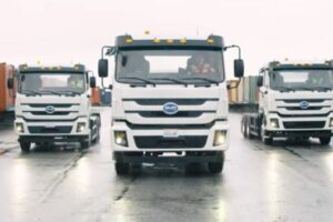 BYD Electric Semi Hauls the First Commercial Cargo over the Diablo Mountain Range