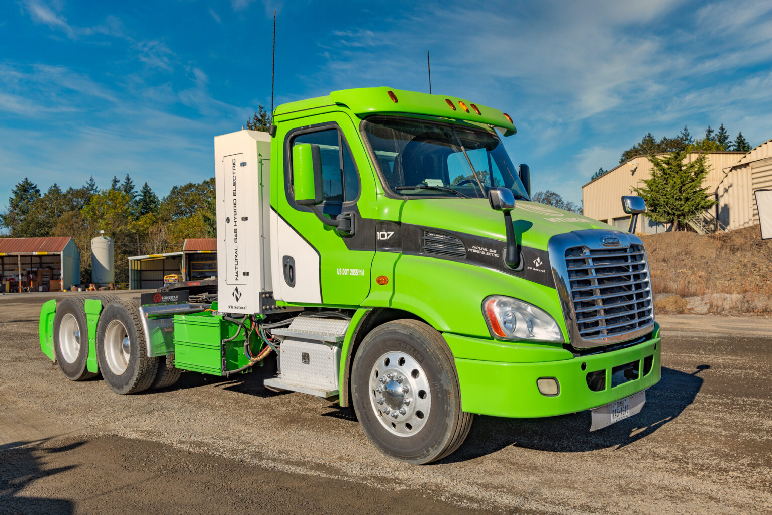 Hyliion Equipped LowEmission CNG/Hybrid Truck Powerfully and