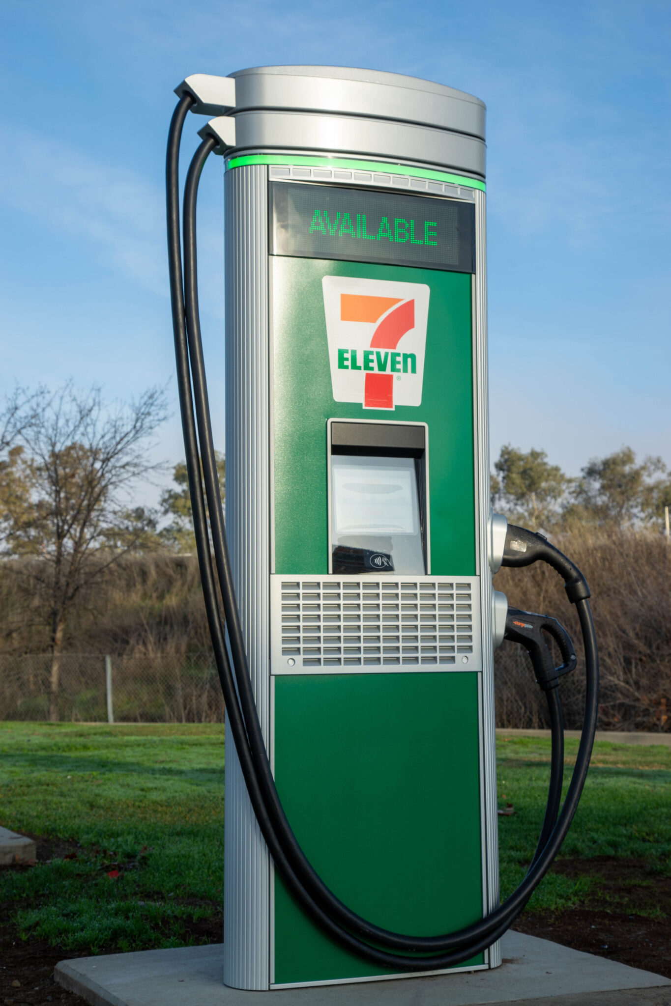 7Eleven Charges Forward with Installation of 500 Electric Vehicle