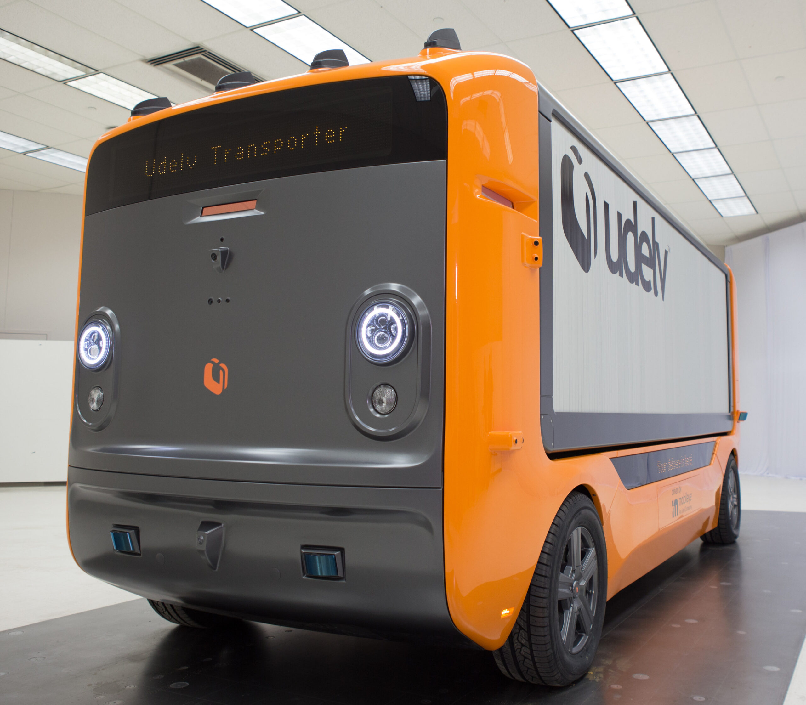 Udelv Unveils Autonomous Cab-Less Transporter, driven by Mobileye - Fleet News Daily : Fleet ...
