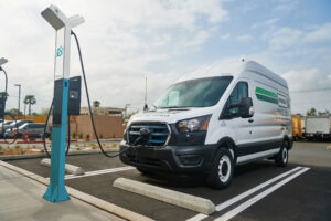 Penske Truck Leasing and Shell Team Up for Electric Truck Charging