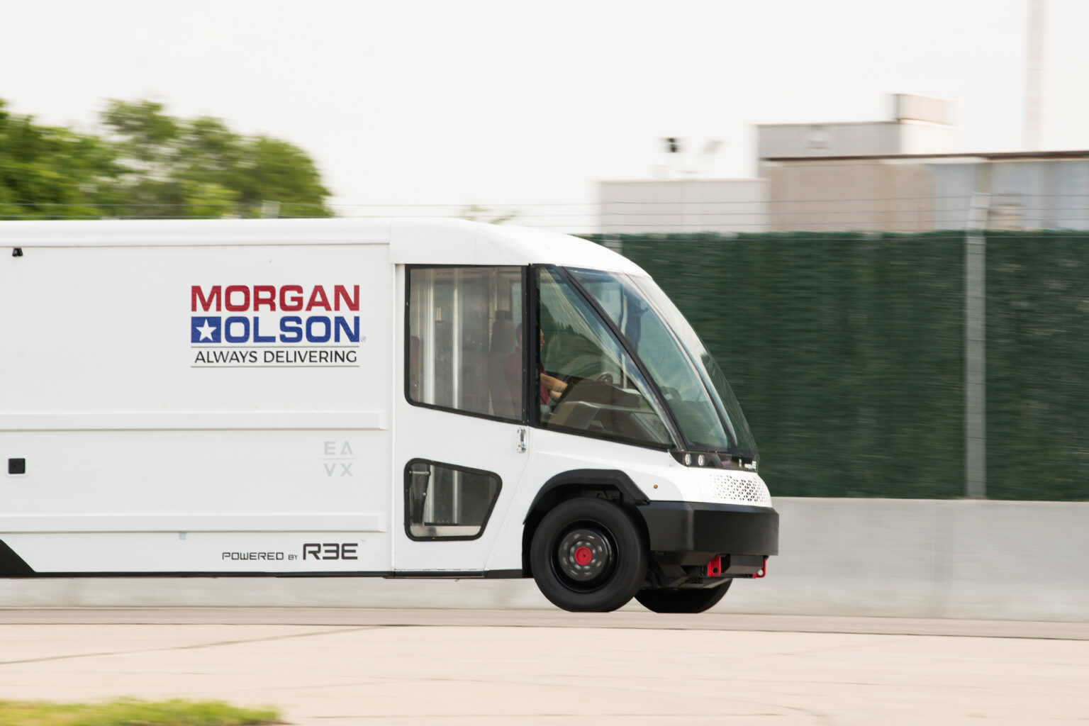 Morgan Olson, EAVX unveil all-new Class 5 walk-in step van body - Fleet ...