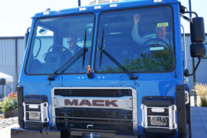 U.S. Sen. Bob Casey Visits Mack’s Lehigh Valley Operations, Test Drives Mack® LR Electric
