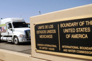 Truckers association asks Biden to lift border crossing vaccine requirements