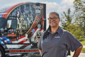 <strong>Schneider’s first woman Ride of Pride driver honors veterans as part of the official Wreaths Across America Escort to Arlington</strong>