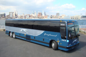 Greyhound to Hire 350 New Drivers Across the United States