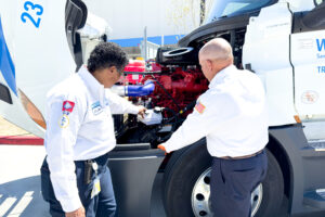 Walmart Teams up With Cummins and Chevron to Debut First 15-liter Renewable Natural Gas Engine on the Road in North America