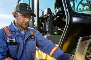 UTI Adds New Early Employment Partner Papé, Benefitting Diesel Students at Arizona, California Campuses