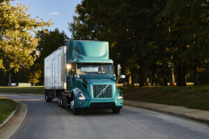 Volvo receives record order for up to 1,000 electric trucks  