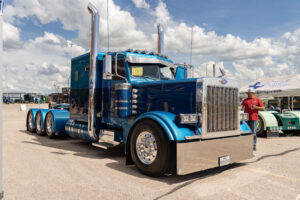 Truett & Crystal Novosad Win Best of Show Award at 41st Annual Shell Rotella® SuperRigs®