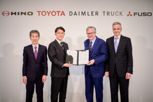 Toyota, Daimler deal to advance autonomous truck technologies in Japan