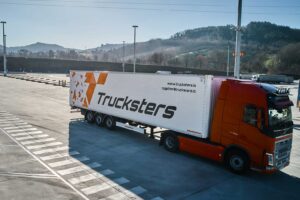 Volvo Group Venture Capital AB invests in Trucksters, managing innovative relay trucking