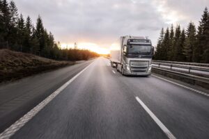 Volvo Trucks Deploys FH LNG Trucks in Exclusive, One-Time Pilot with Linde Canada 