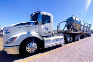 Food Express Welcomes Truck Equipped with the New Cummins 15-Liter Natural Gas Engine into Fleet