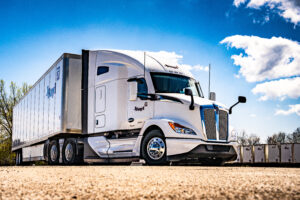 JRayl Transport Transitions to Kenworth T680s with PACCAR Powertrain to Optimize Efficiency