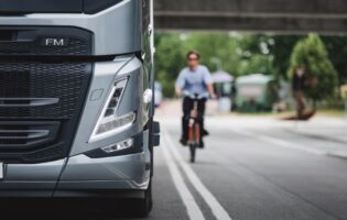 Volvo Trucks scores five stars in independent safety test