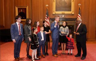 Sean Duffy Sworn In as Secretary of U.S. Department of Transportation